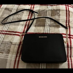 Black Michael Kors Crossbody Purse